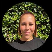 Graduada en Psicología con nivel C1 de inglés. Te ayudo a mejorar y a preparar exámenes PET y KET. ¡Clases amenas y efectivas!